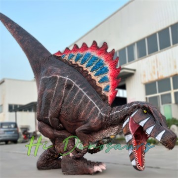 Spinosaurus-Dinosaurierkostüm mit versteckten Beinen