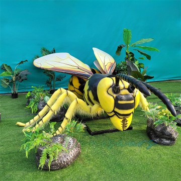 Realistic Giant Animatronic Wasp Insect