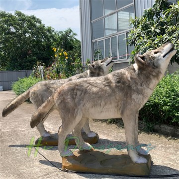 Ultimate Prehistoric Predator Lifelike Animatronic Dire Wolf