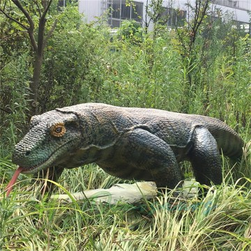 İnteraktiv ekranlar üçün real süni animatronik Komodo Dragon modeli