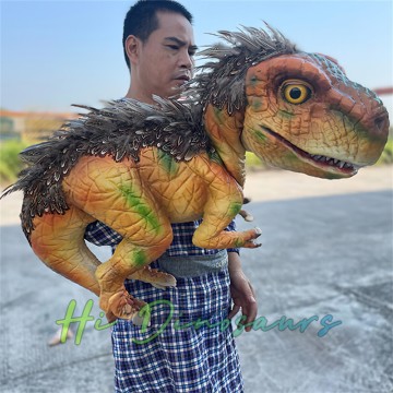 Gefiederte Tyrannosaurus Rex-Puppe für Halloween-Puppenspieler
