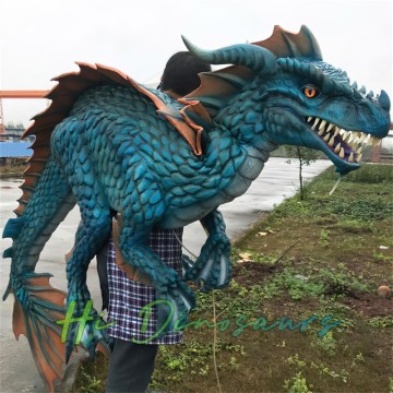 Blaue Drachenpuppe mit Schulter und Wassersprühfunktion