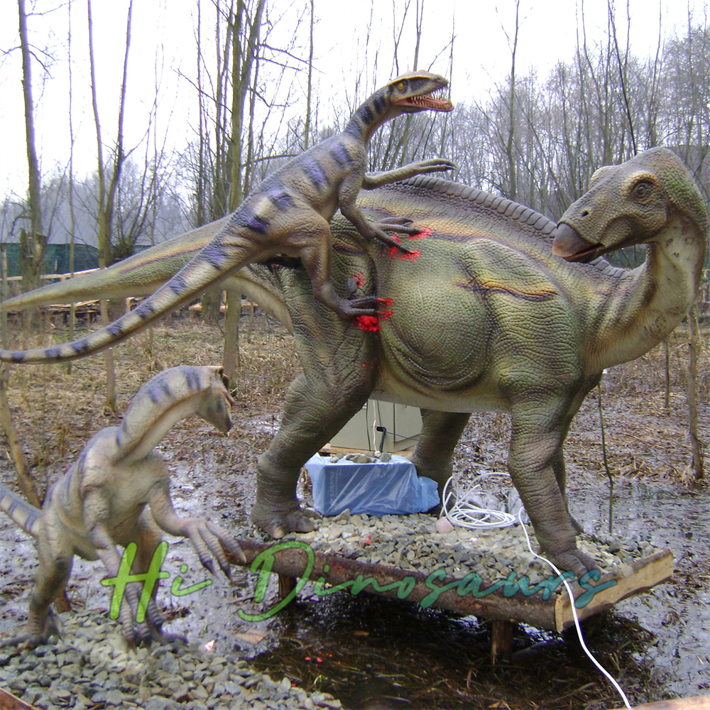 Animatronic Fighting Dinosaur Iguanodon VS Raptor