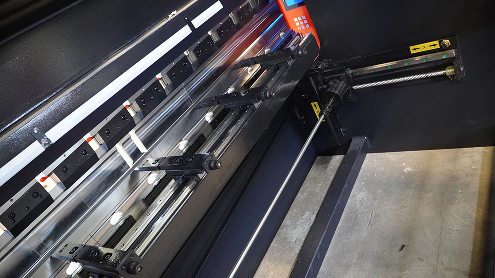 4 Hydarulic nc  press brake2wgg