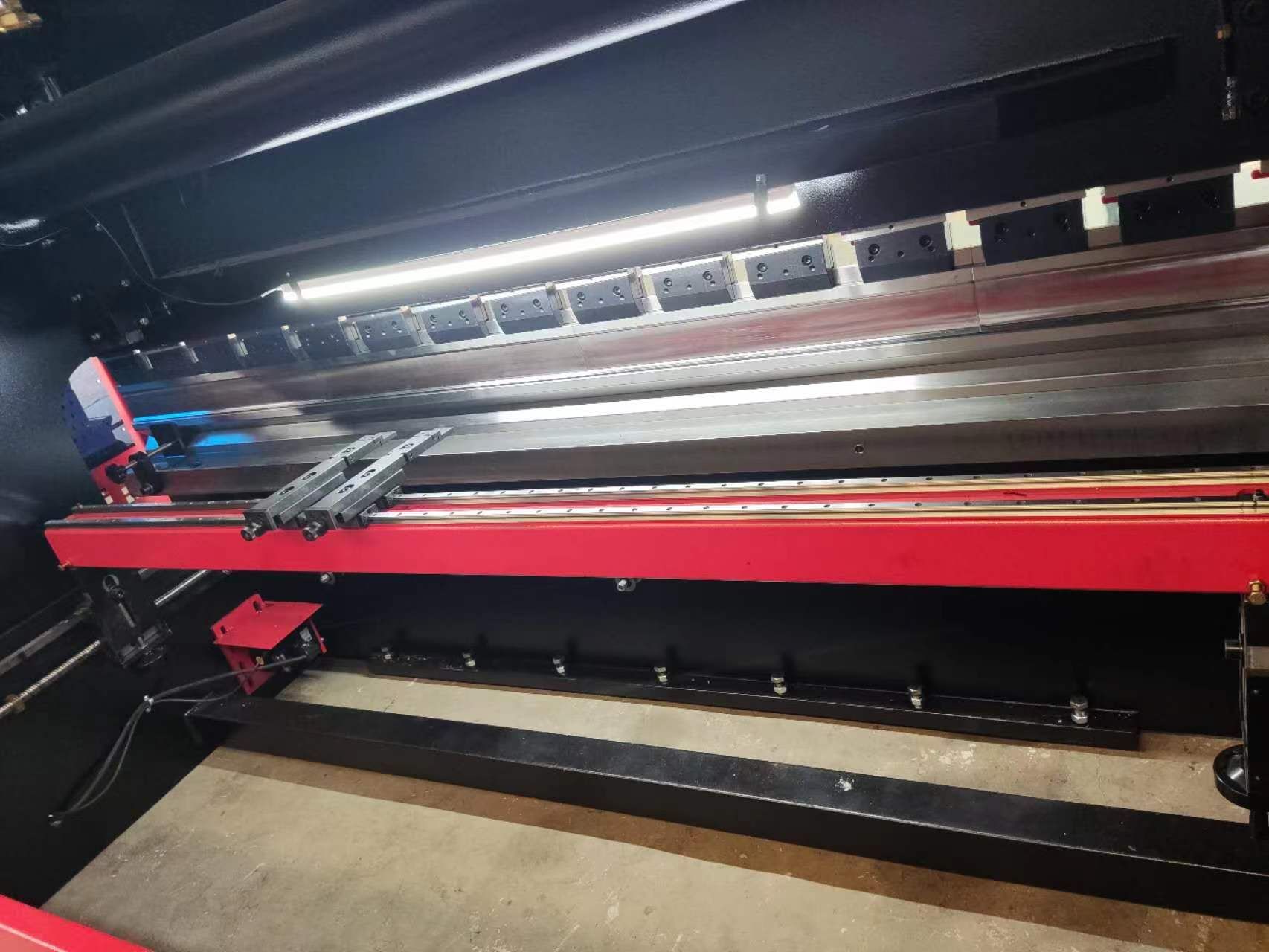 4 nc hydraulic  press brake E32sa8
