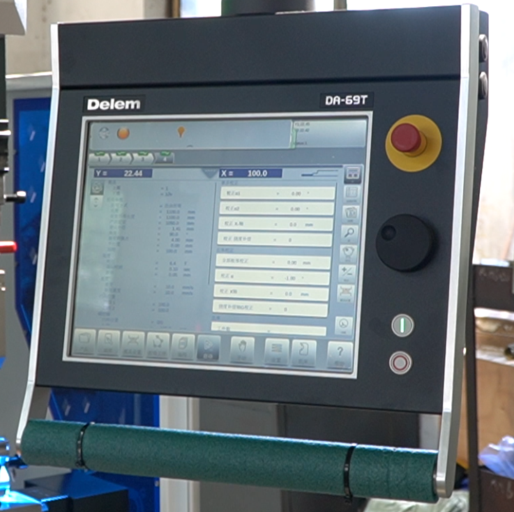 DELEM DA69T CNC Control System