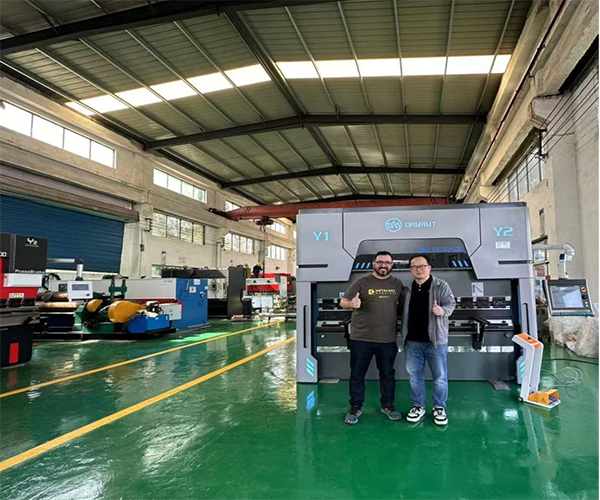 welcome Brazilian customers to visit our factory1