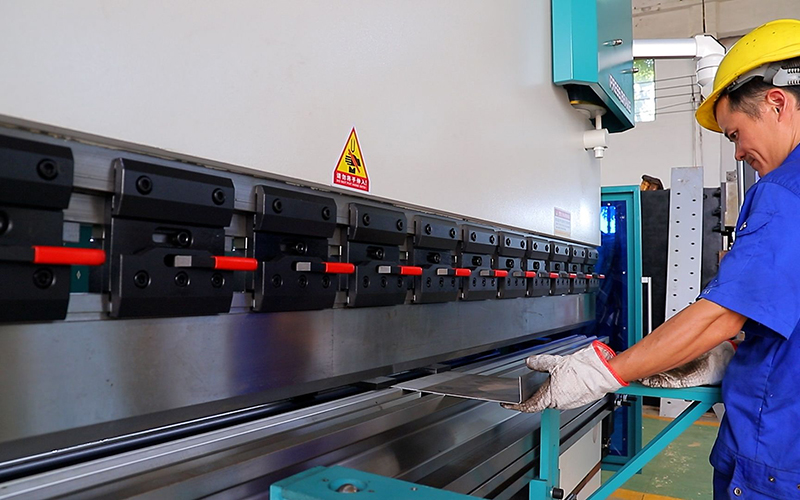 Metal Bending Machines - Then and Now: The Evolution of Technology and Replacement with CN