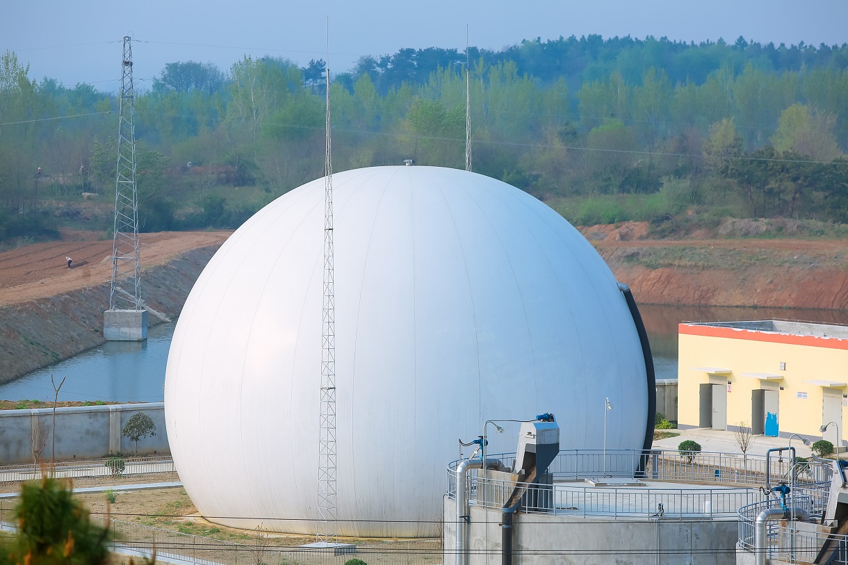 Double membrane methane gas holder for biogas with large capacity 
