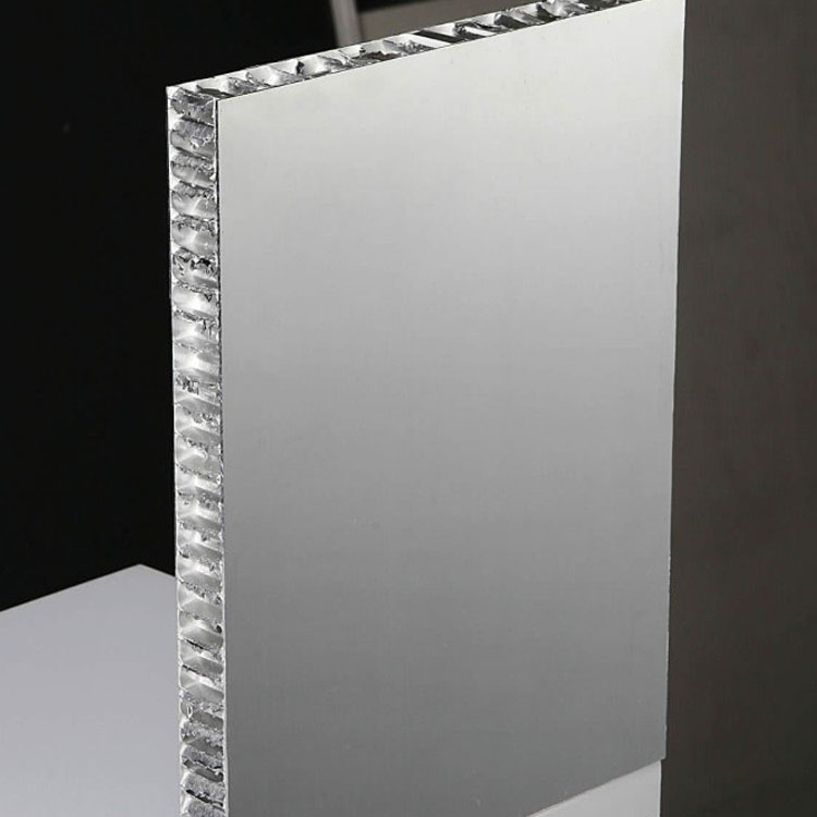 Aluminum alloy melting and pouring