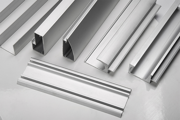 The use and repair method of porous aluminum extrusion die