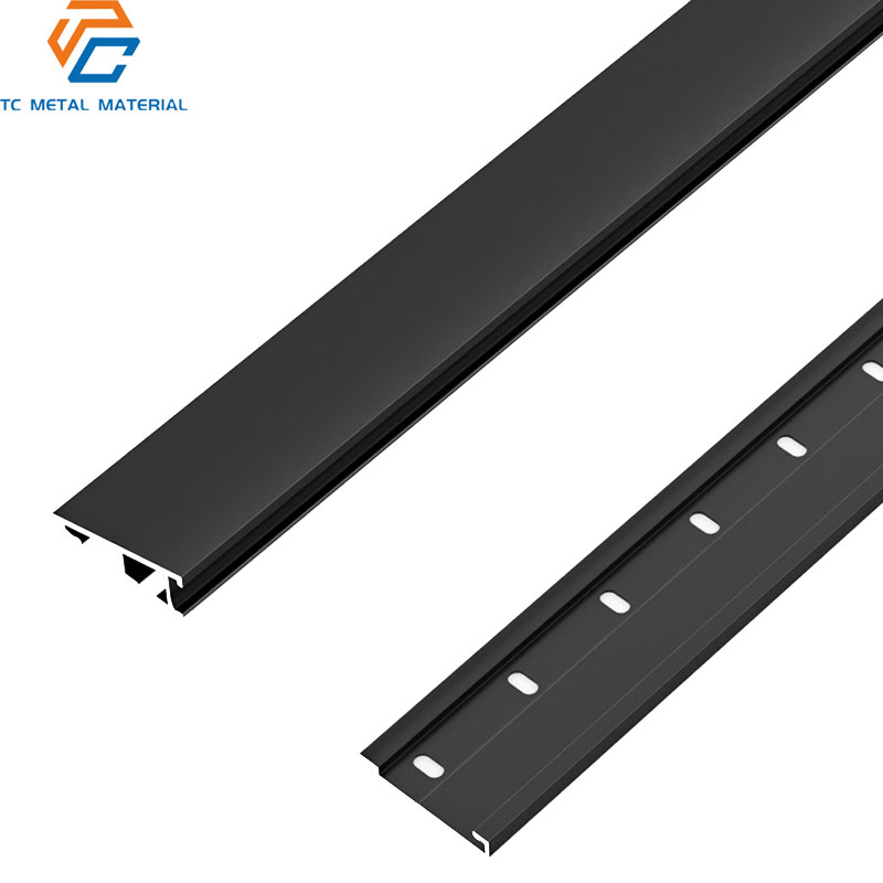 Aluminium double-walled snap-on baseboard