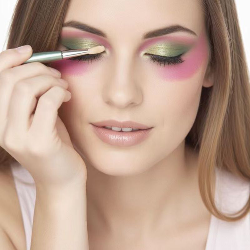 The Application of Pearlescent Pigments in Cosmetics