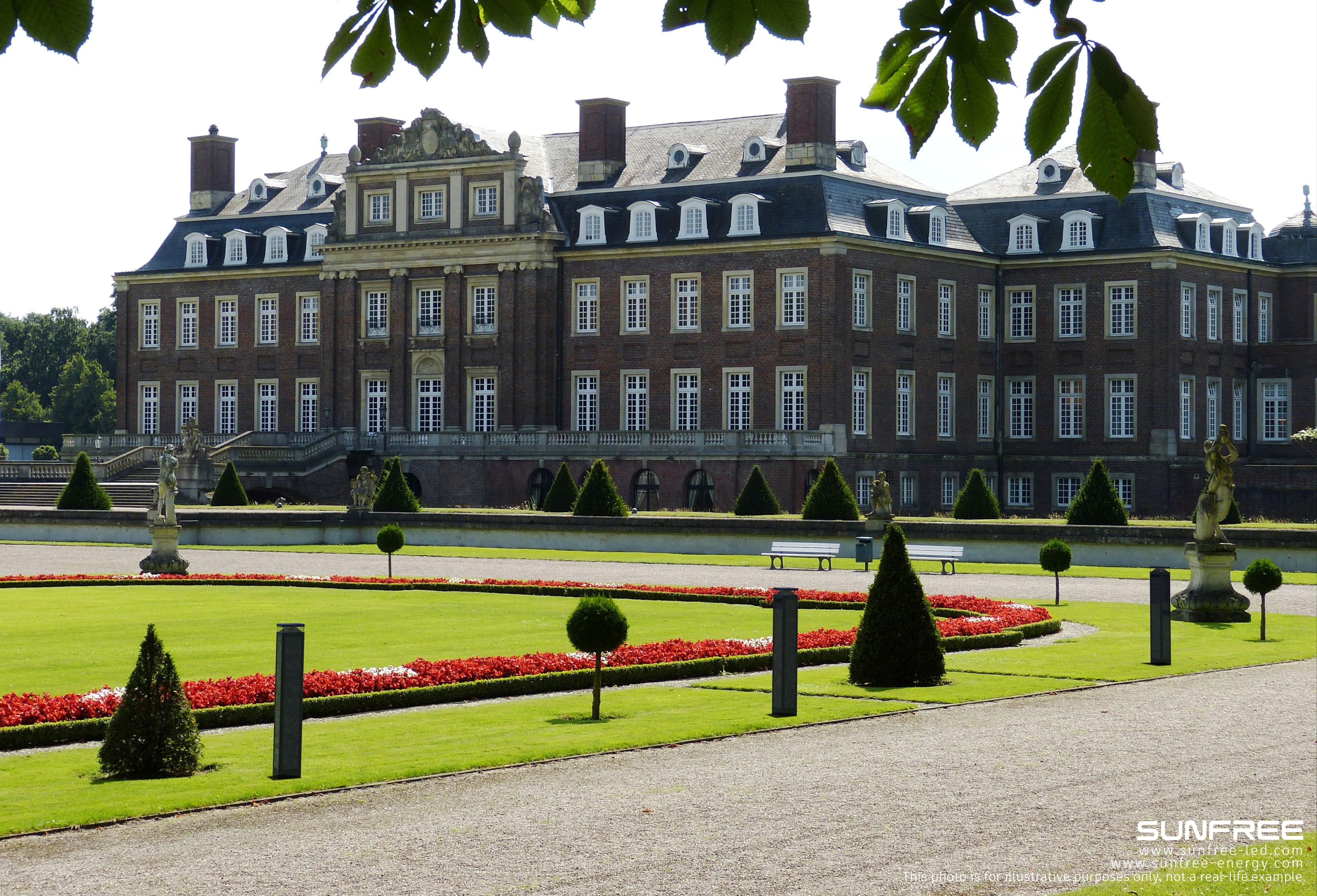 Modern Solar Lawn Lights: A Practical and Aesthetically Pleasing Outdoor Lighting Choice