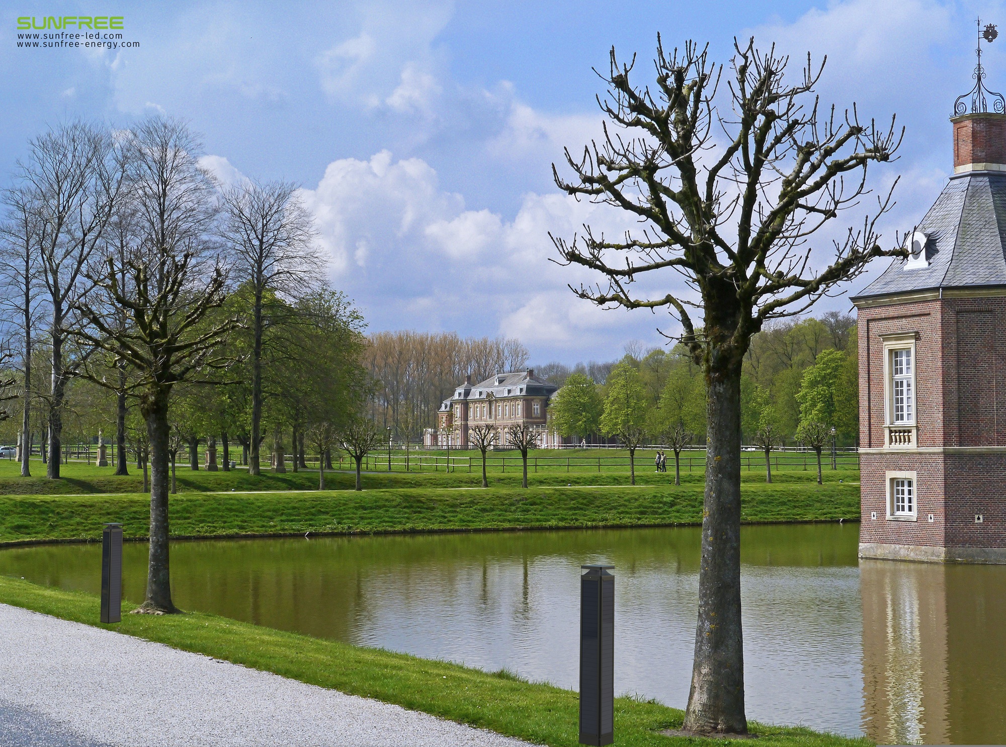 Solar Lawn Lights: Enhancing Path Guidance and Walking Safety