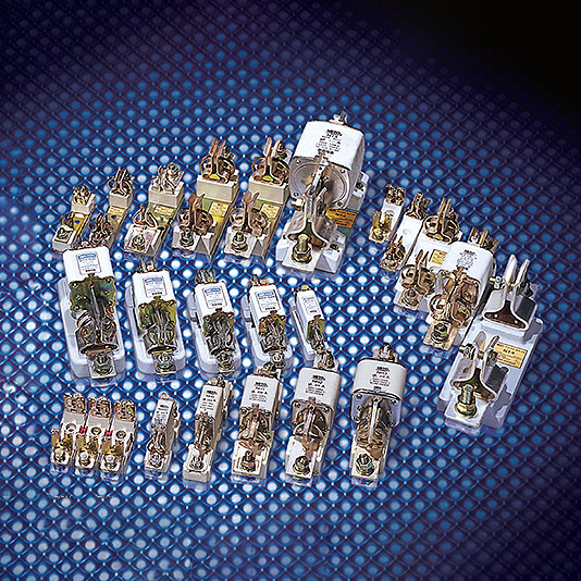 Fuse Bases For Square Pipe Fuses With Knife Contacts