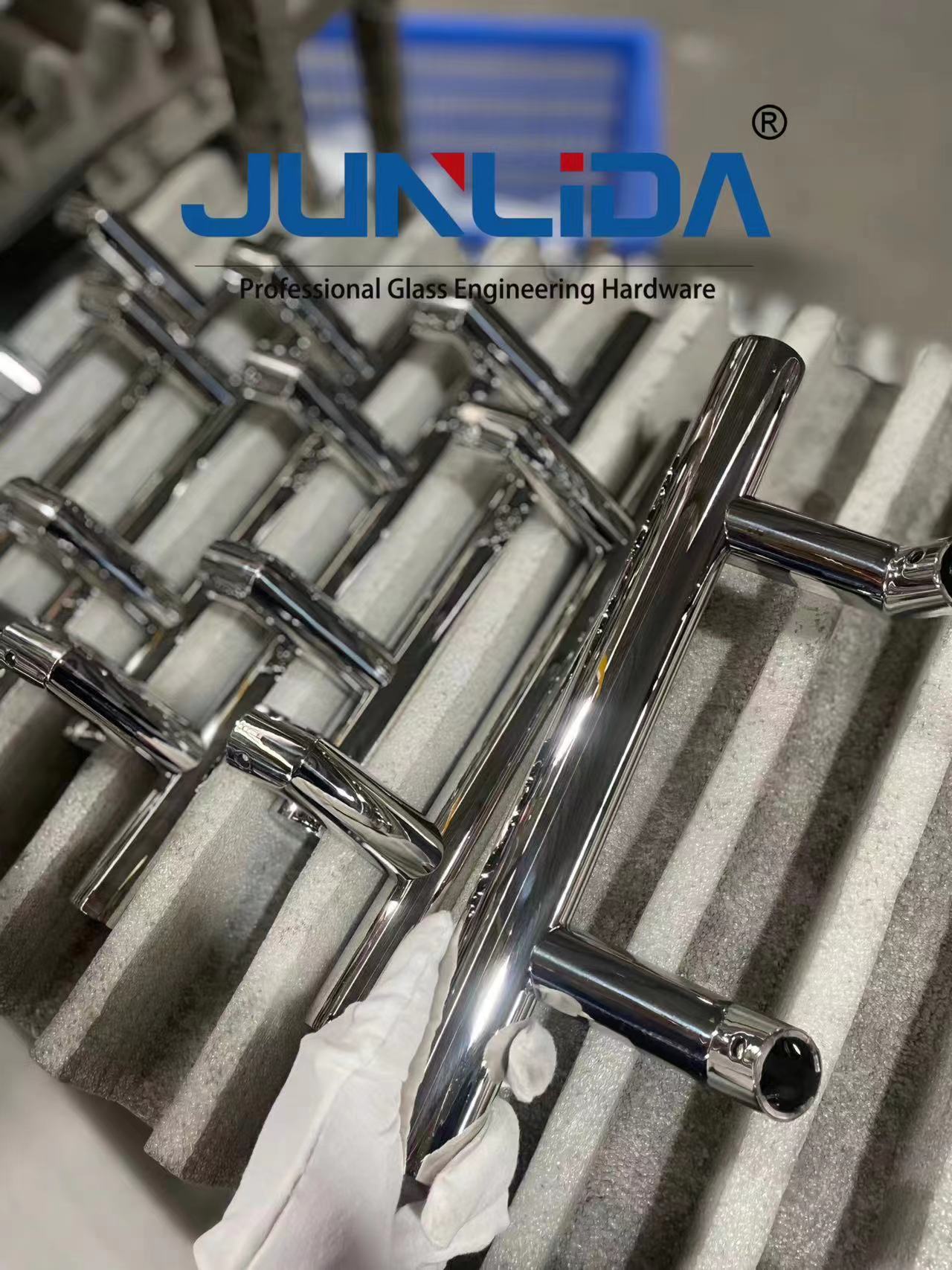 How Much Do You Know About The Functions of Stainless Steel Push-Pull Handles for Doors?