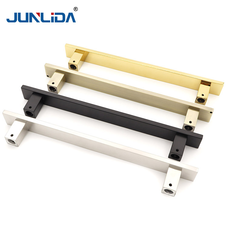 Dürli reňkli ygtybarly gapy tutawajy, bir taraply 1040mm çekiji tutawaç öndürijisi (2) .JPG