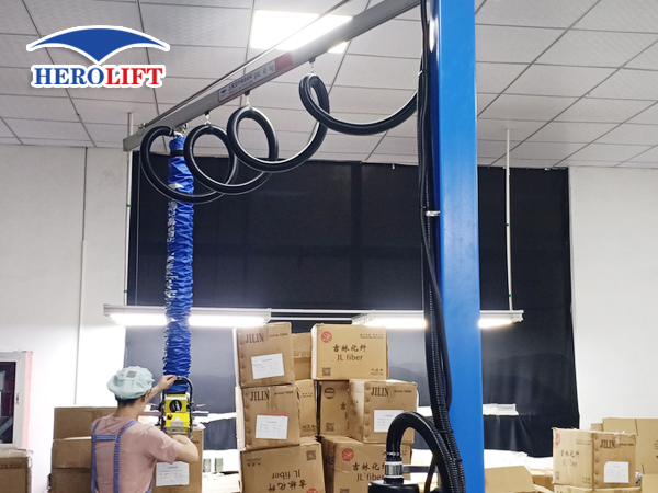 Herolift 纸箱气管吸吊机 彻底改变了仓库装卸方式