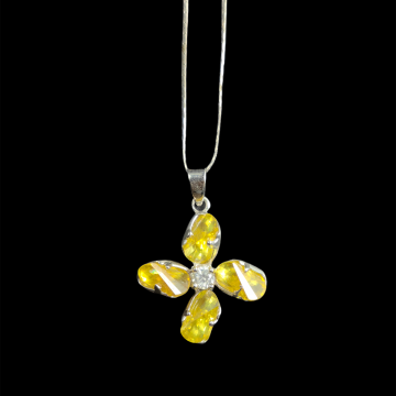 Customized Metal Petaling Necklace