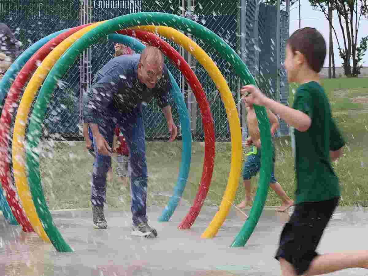 spray loops water park