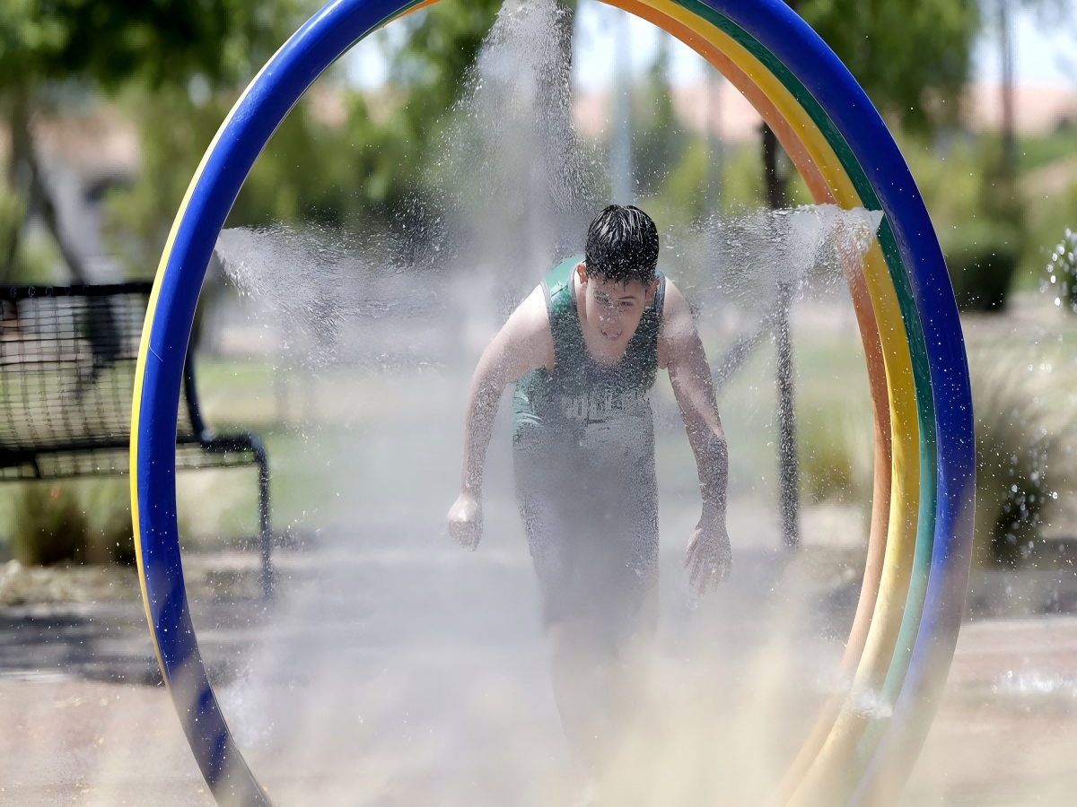 water park arch loops