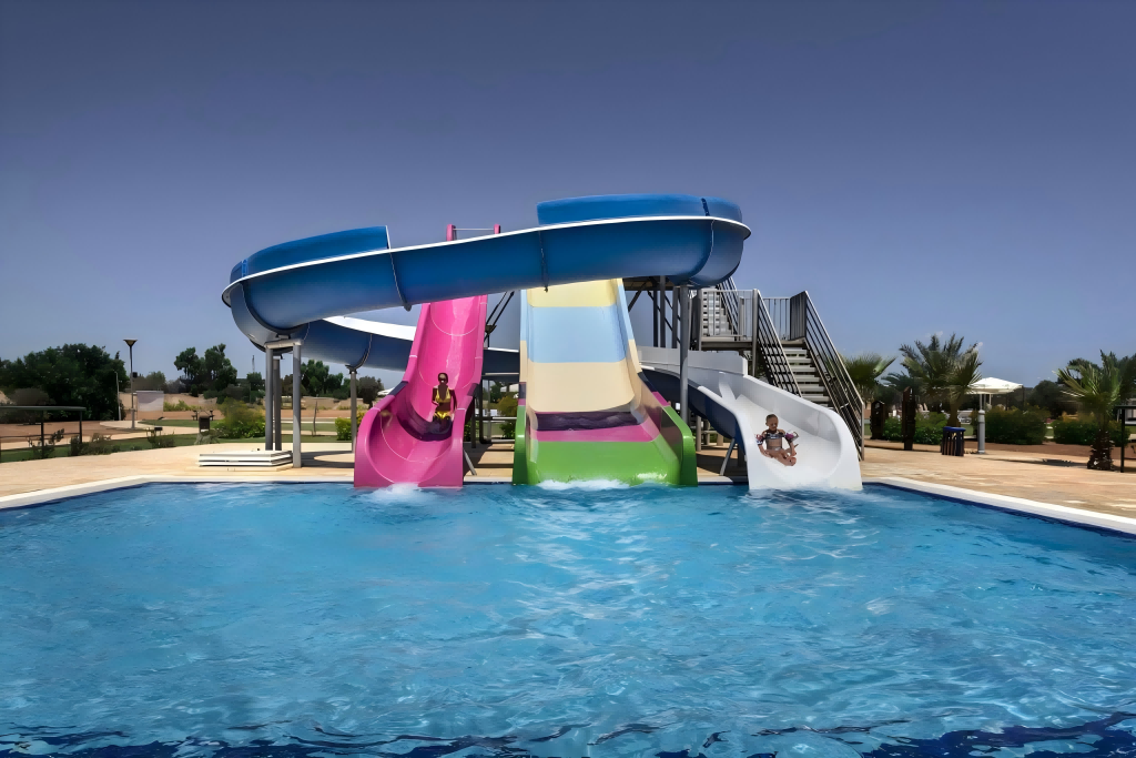adult swimming pool slide(1)