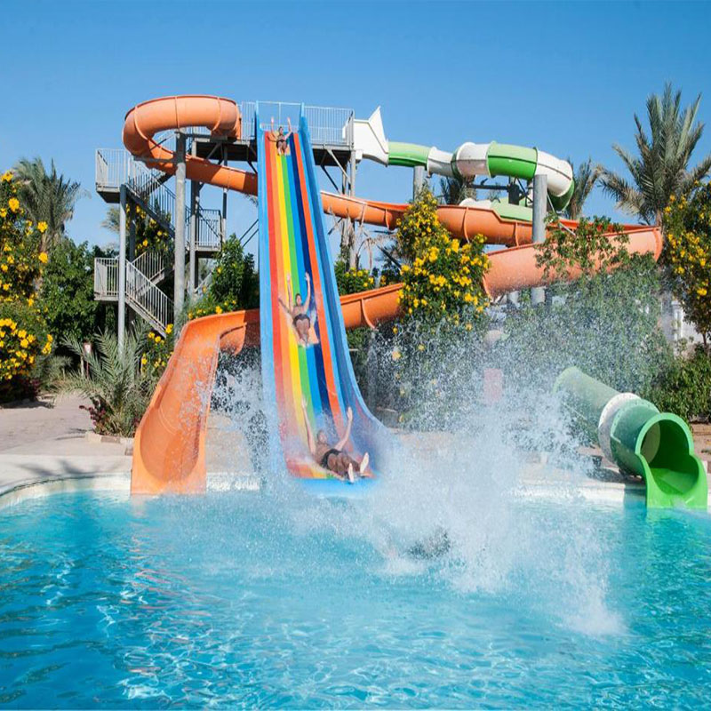 scivolo d'acqua del parco a tema