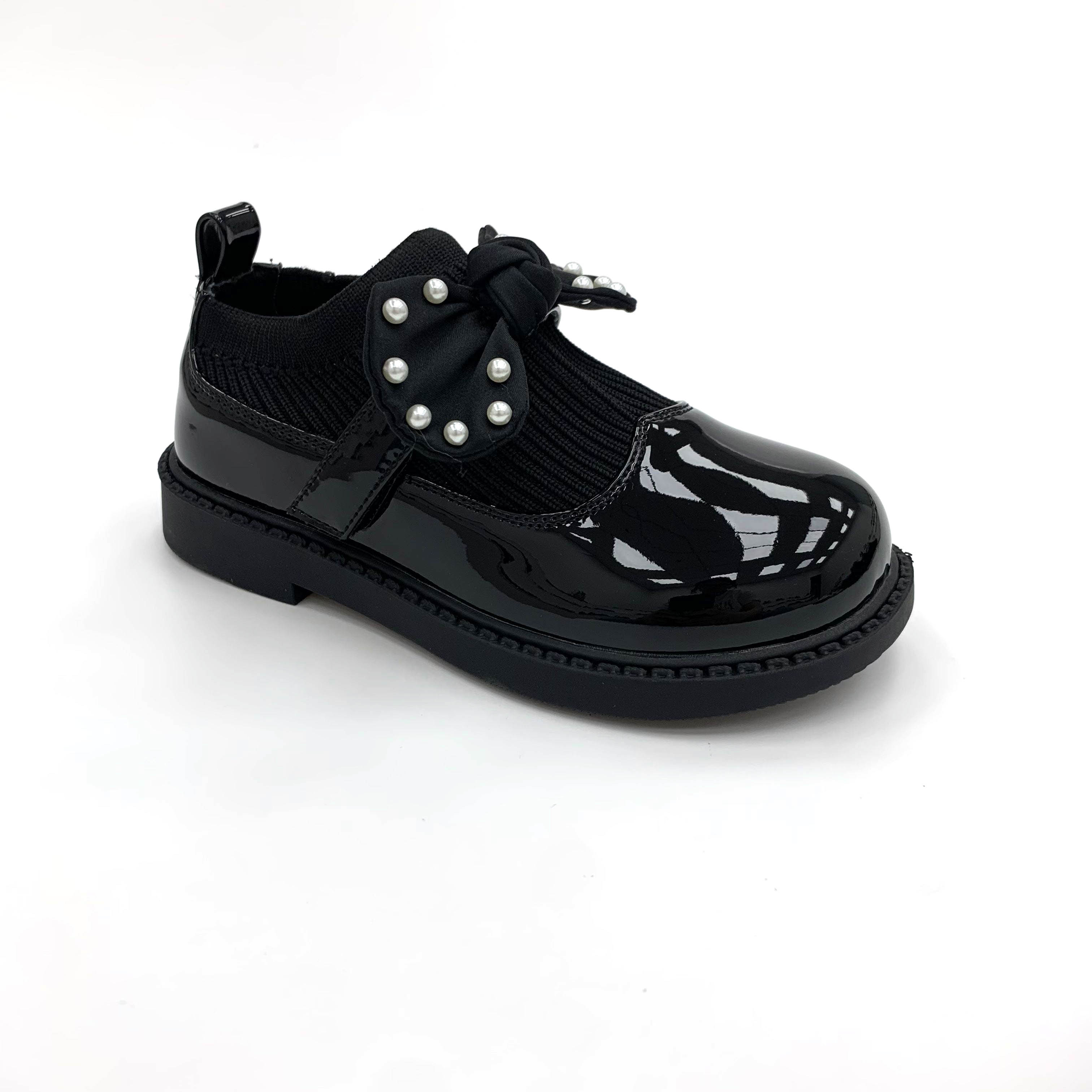 Elegant Girls' Loafers: Style and Comfort ...