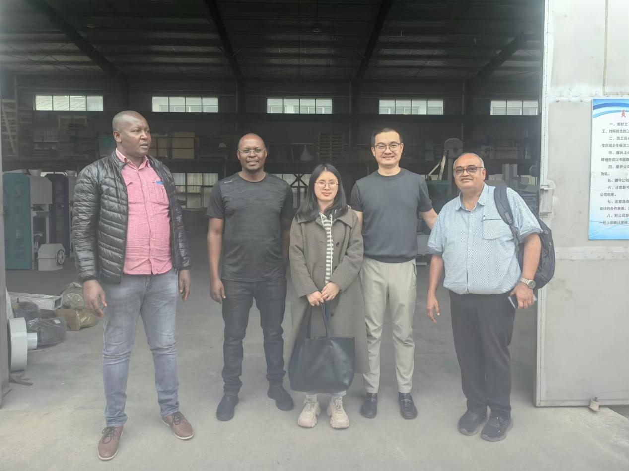 Kenyan Clients Visit Our Factory for ...