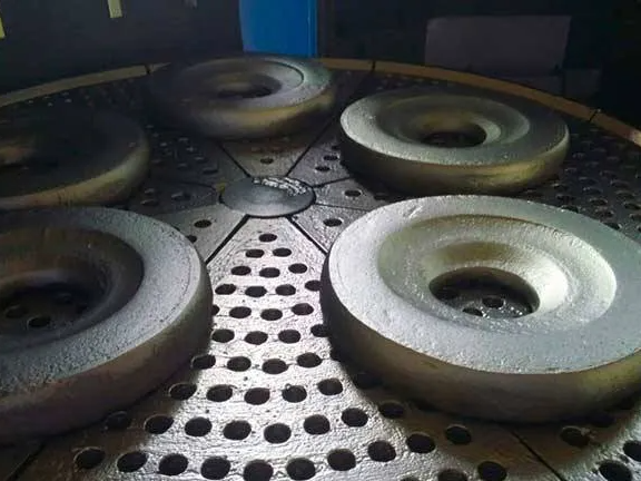High Performance Rotary Table Shot Blasting Machine Ideal for Metal Surface Cleaning