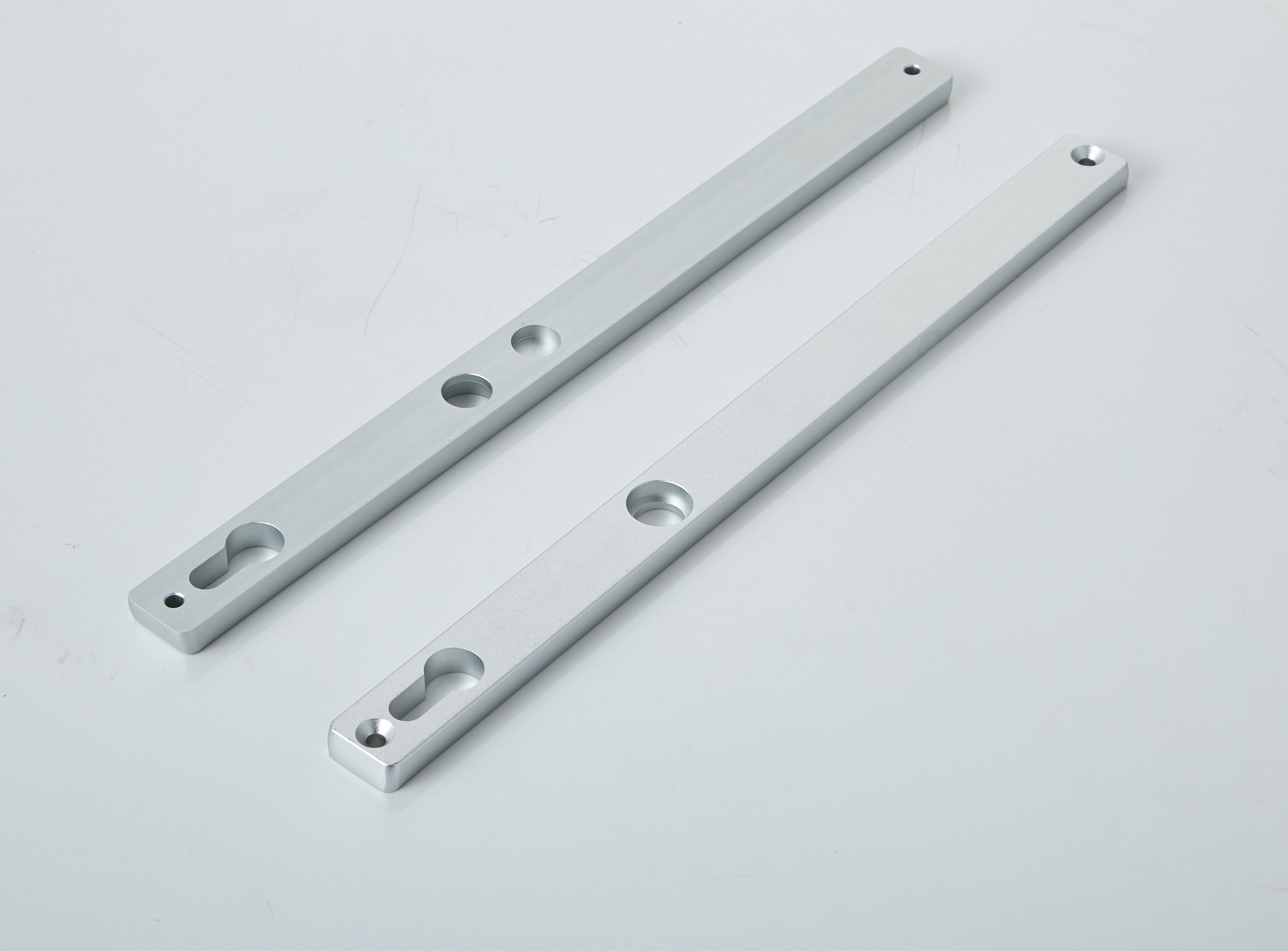 High-End aluminum arm for hydraulic gate closer- extrusion profile in 6061-T6 Alloy with bronze anodize