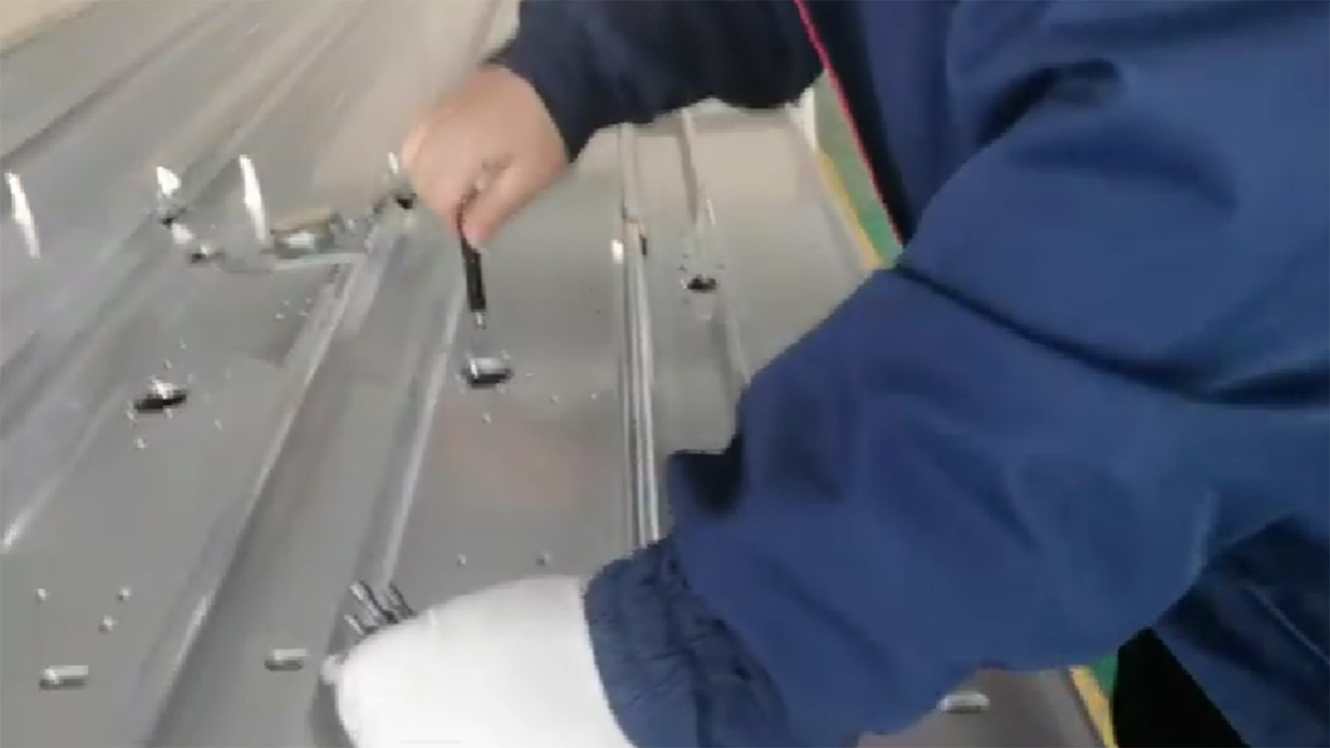How to check whether the threads of machined aluminum parts meet the requirements?
