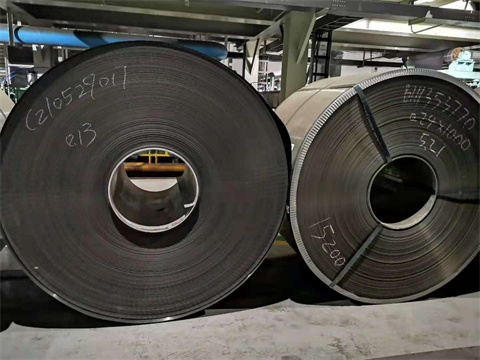 Bobines laminées à chaud en stock