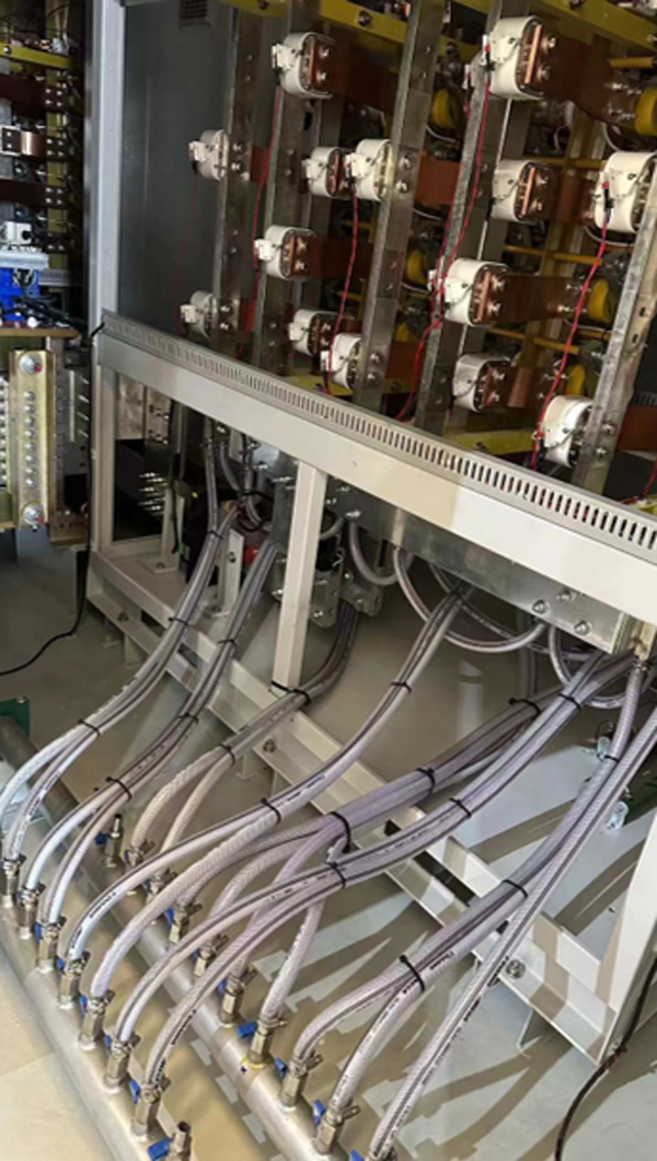 Alimentation solaire à hydrogène 24 impulsions par thyristor (intégrée au conteneur) 4