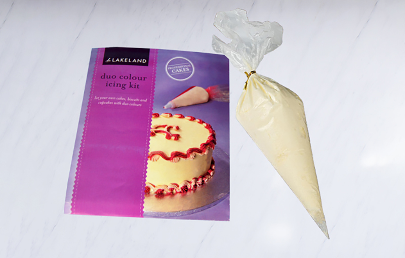 Disposable PE Piping Bags With Nozzles For Baking and Decorating