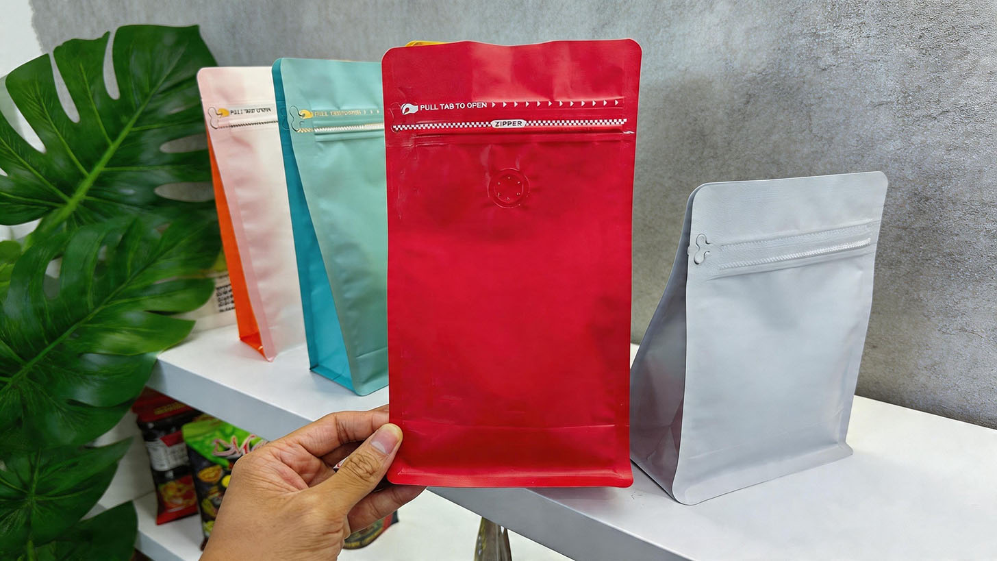 custom coffee bags with valve.jpg