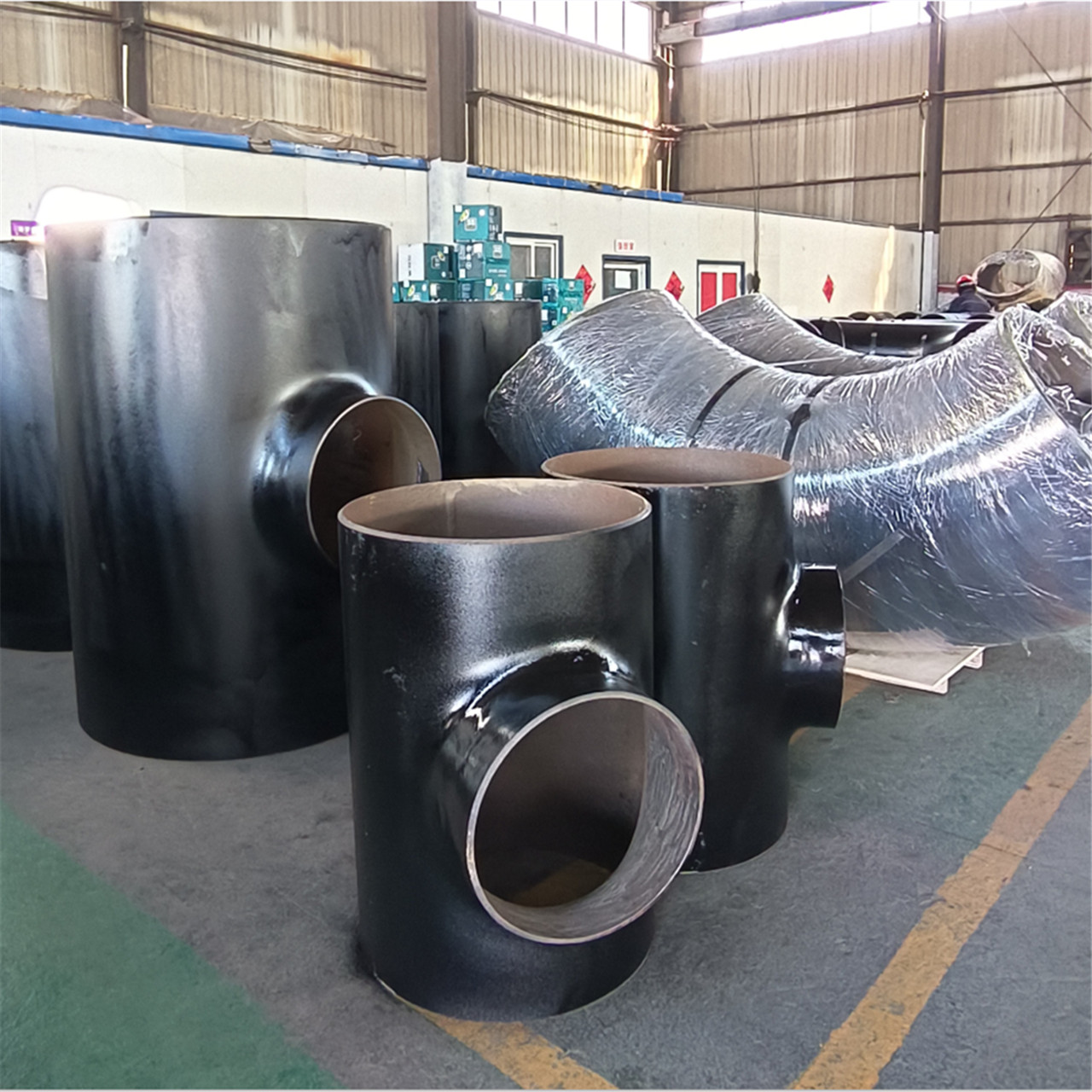 Carbon Steel Seamless Pipe Fitting 20# DN100 Equel Tee