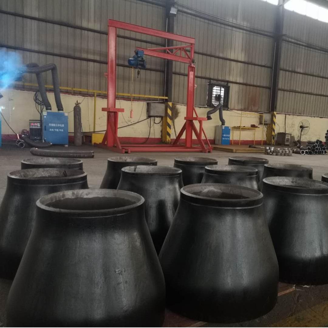 ASME B16.9 Carbon Black Stainless Steel Concentric Seamless Connector Eccentric Butt Weld Welding Pipe Fitting Reducer