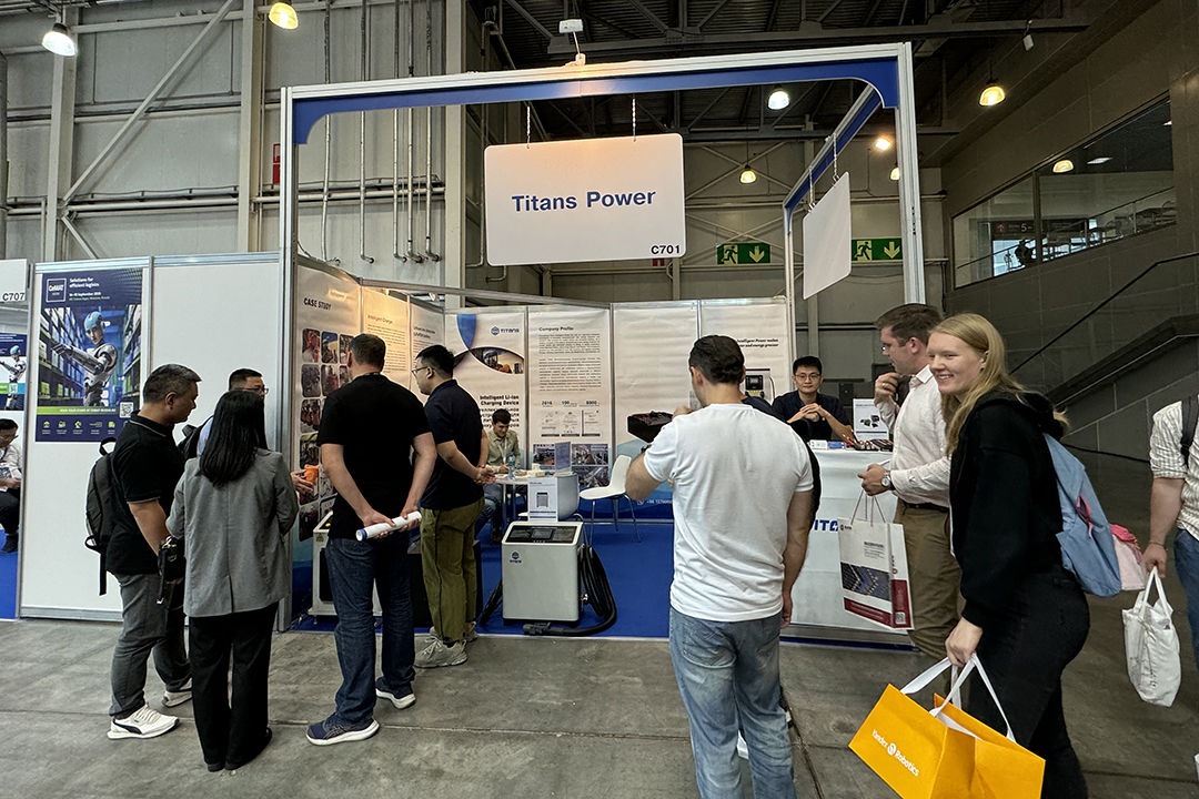 Guangdong Titans Intelligent Power Showcases New Charger at Russia CAMAT Logistics Exhibition (4)