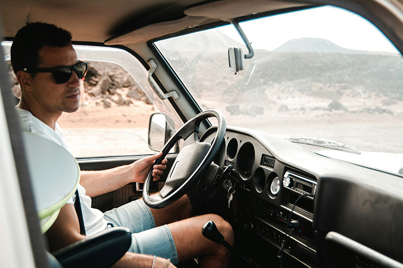driving in polarized sunglass.jpg