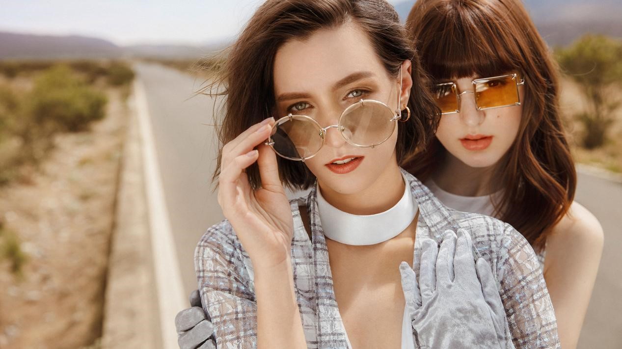 photochromic-myopia-glasses-12