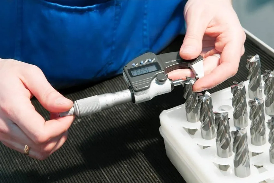 digital micrometer.jpg