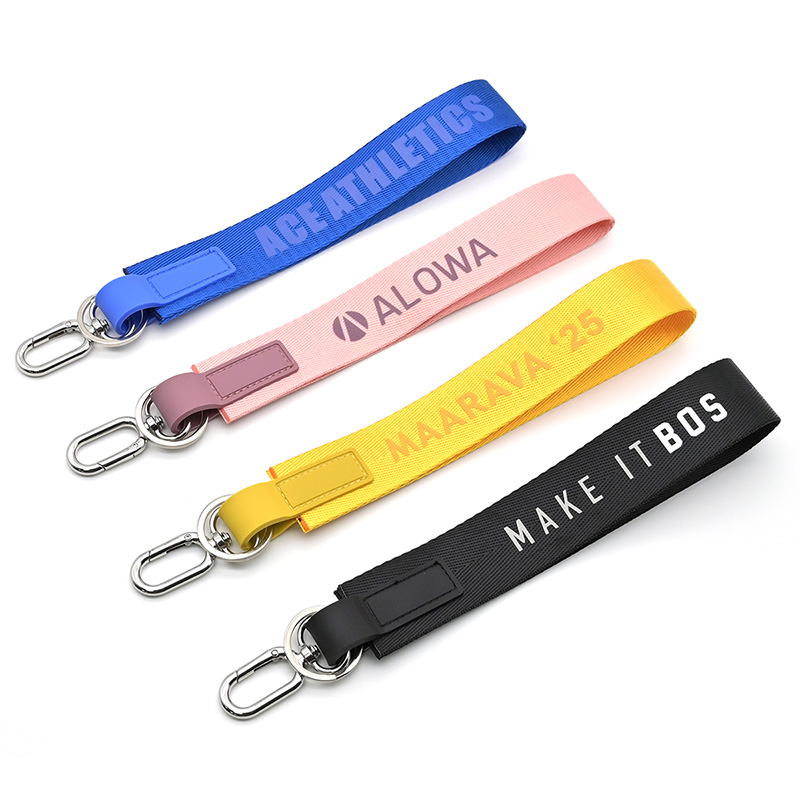 कस्टम रिस्टलेट लुलुलेमन नेवर लॉस्ट कीचेन की चेन स्ट्रैप रिंग्स के साथ