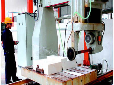 Grinding-machines-in-the-machine-shop2z2m