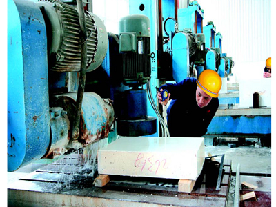 Milling-in-the-machine-shop25o3