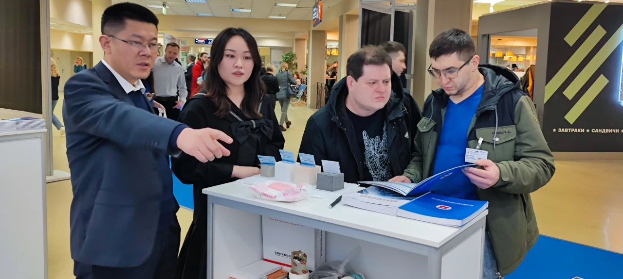 A professional exhibition of the glass industry in Russia4.jpg
