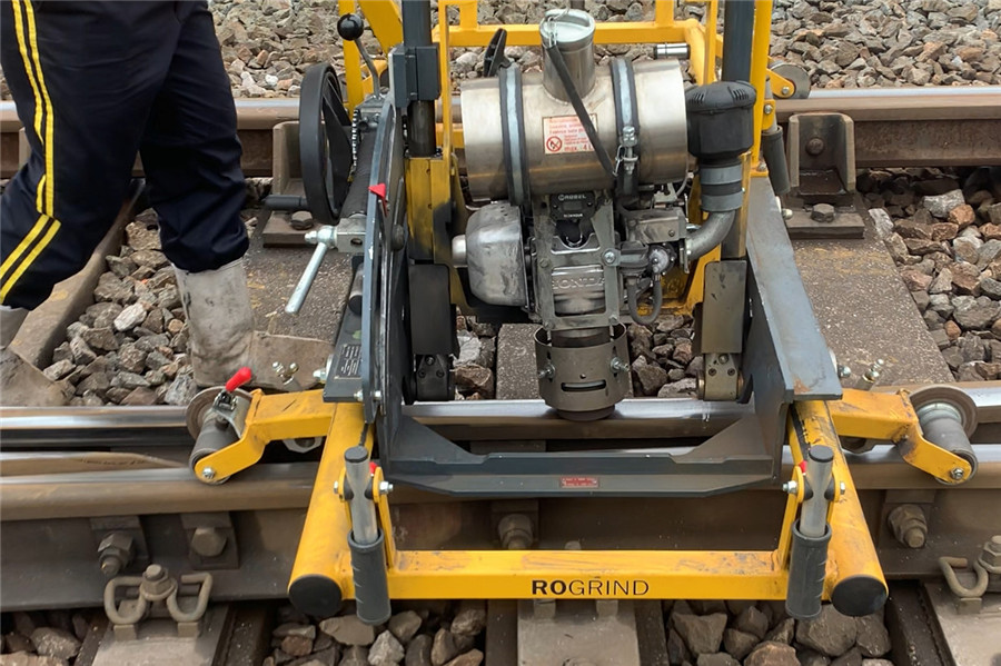 Small machine grinding wheel trial (1)djg