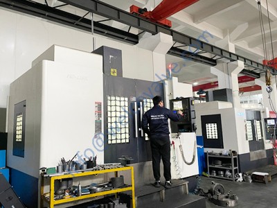 CNC machining workshop-24bj