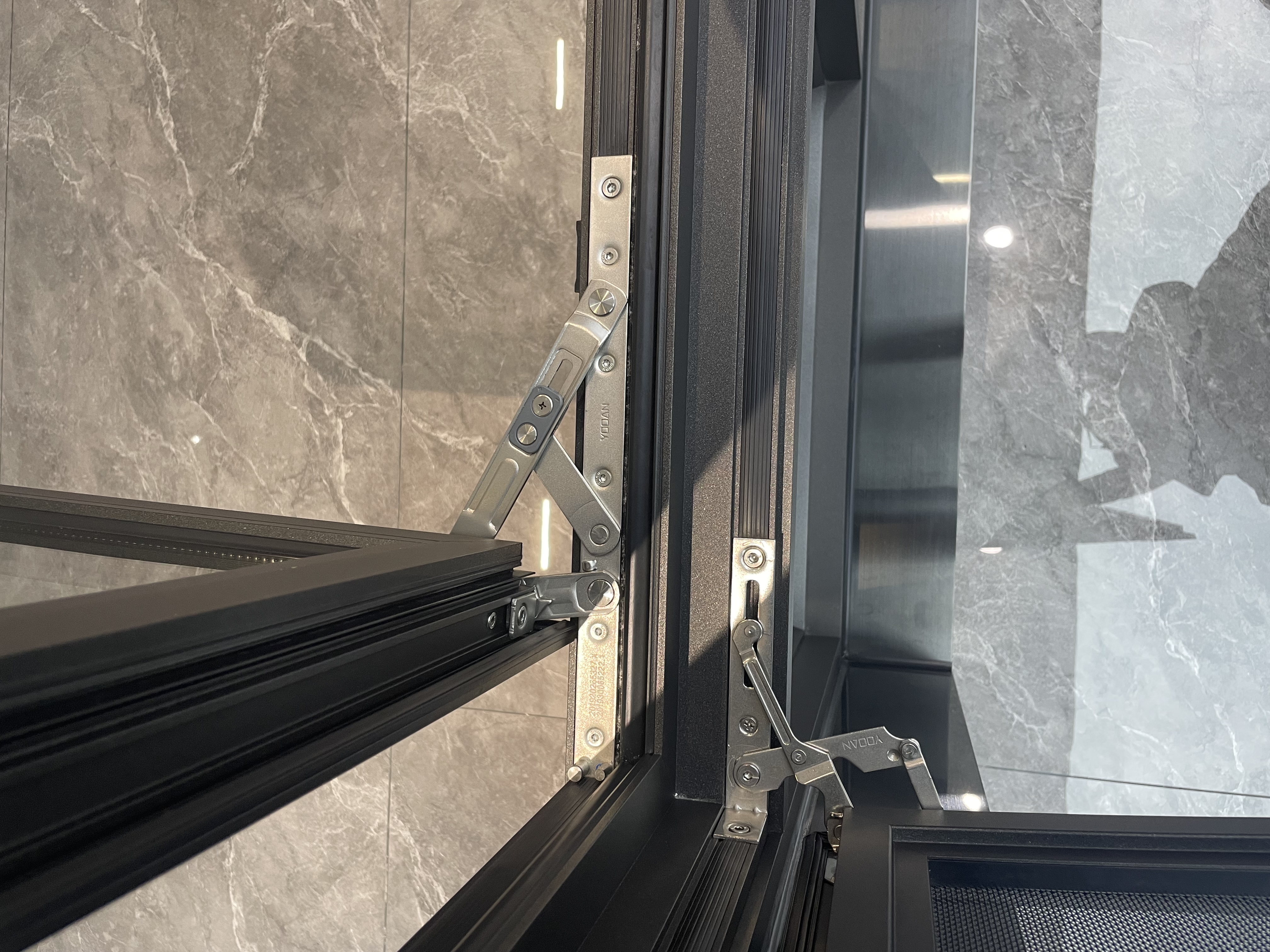 图片3 Excellent quality hardware Windows